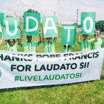 Tuần lễ Laudato Si’ về việc chăm sóc trái đất: Cái bánh đức tin bọc lá chuối