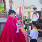 Giáo xứ Nhật Quang: Hồng ân Chúa Thánh Thần ngự xuống trên 34 em