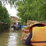 Bão tố khơi dậy tình yêu