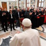 Đức Thánh Cha: Đào tạo linh mục ở chủng viện thôi thì chưa đủ