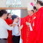 Giáo xứ Lưu Mỹ: Đức Cha Phụ tá Phêrô cử hành thánh lễ ban Bí tích Thêm Sức cho 40 em